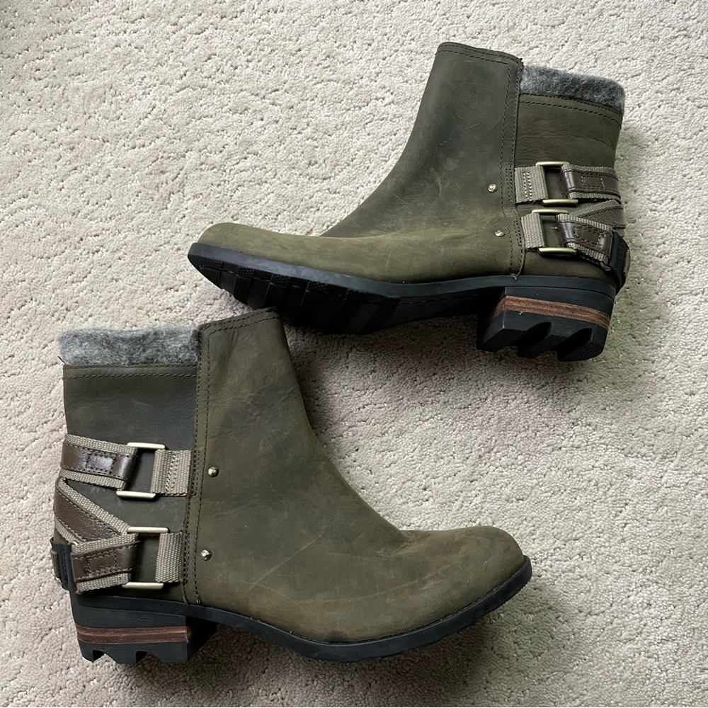 Sorel Lolla Ankle Boot Green Buckle 10